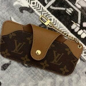 Brown monogram, sunglass holder